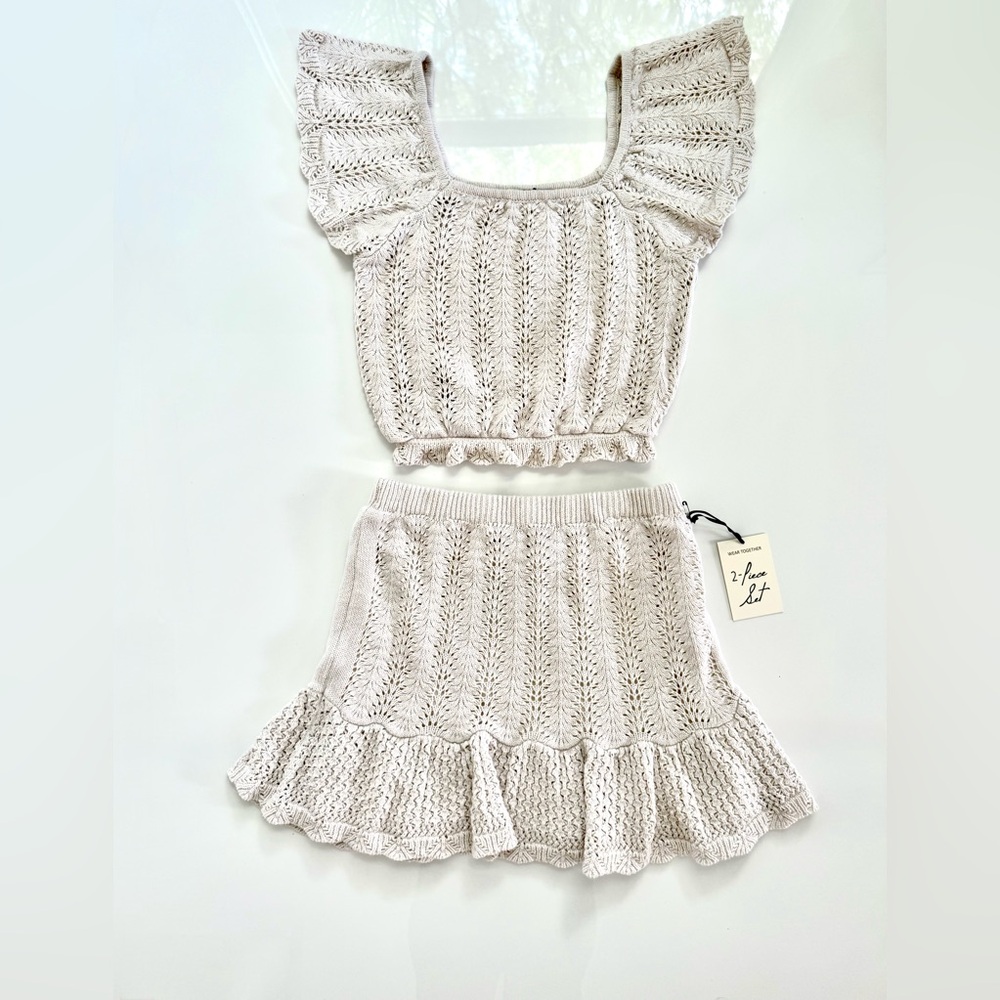 NWT Size: Small (Juniors) 2-piece Top and skirt set